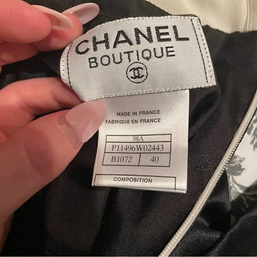 CHANEL BLACK AND WHITE SATIN DRESS - Picture 9 of 12